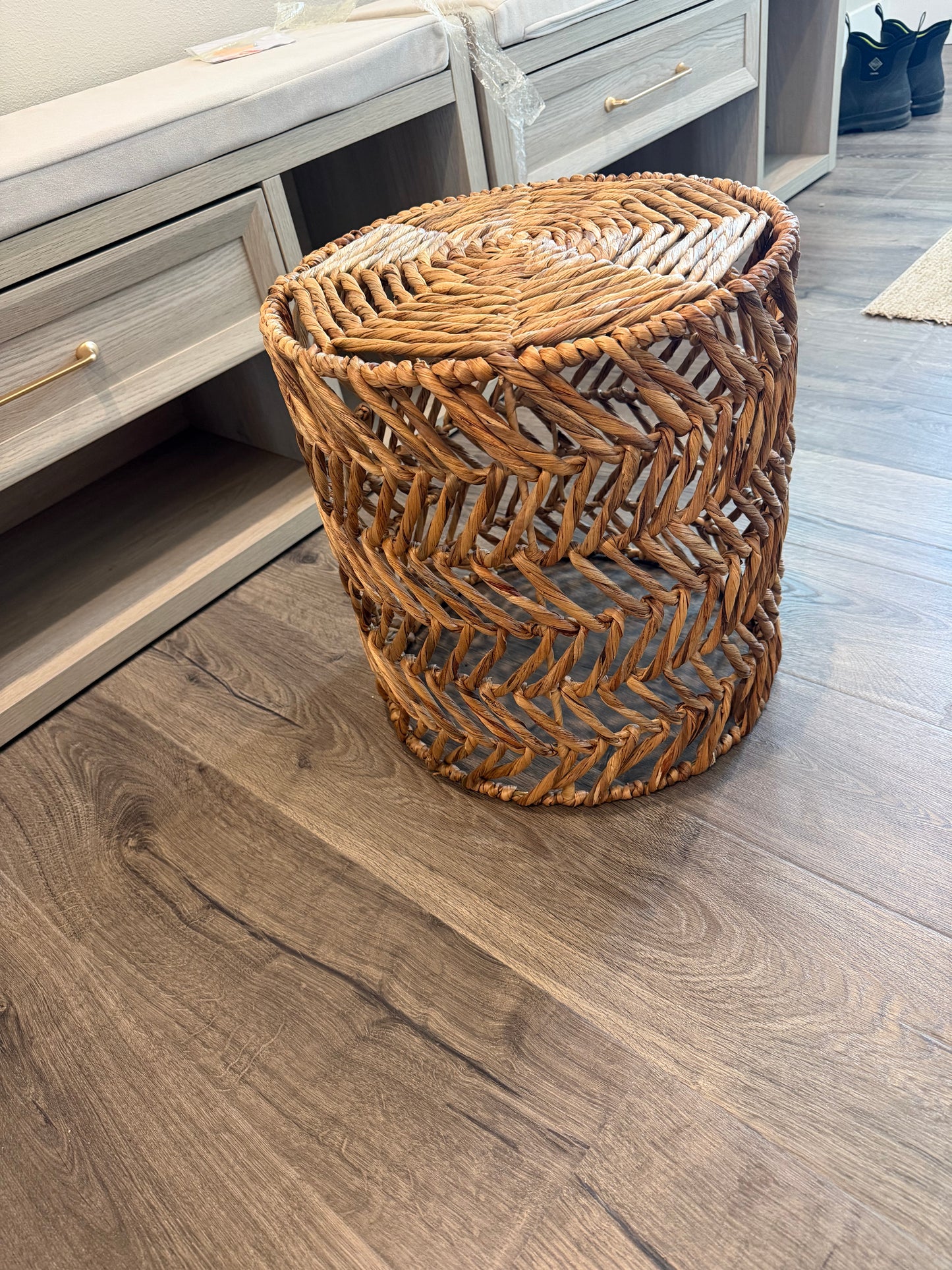Furniture - Rattan table 16x15