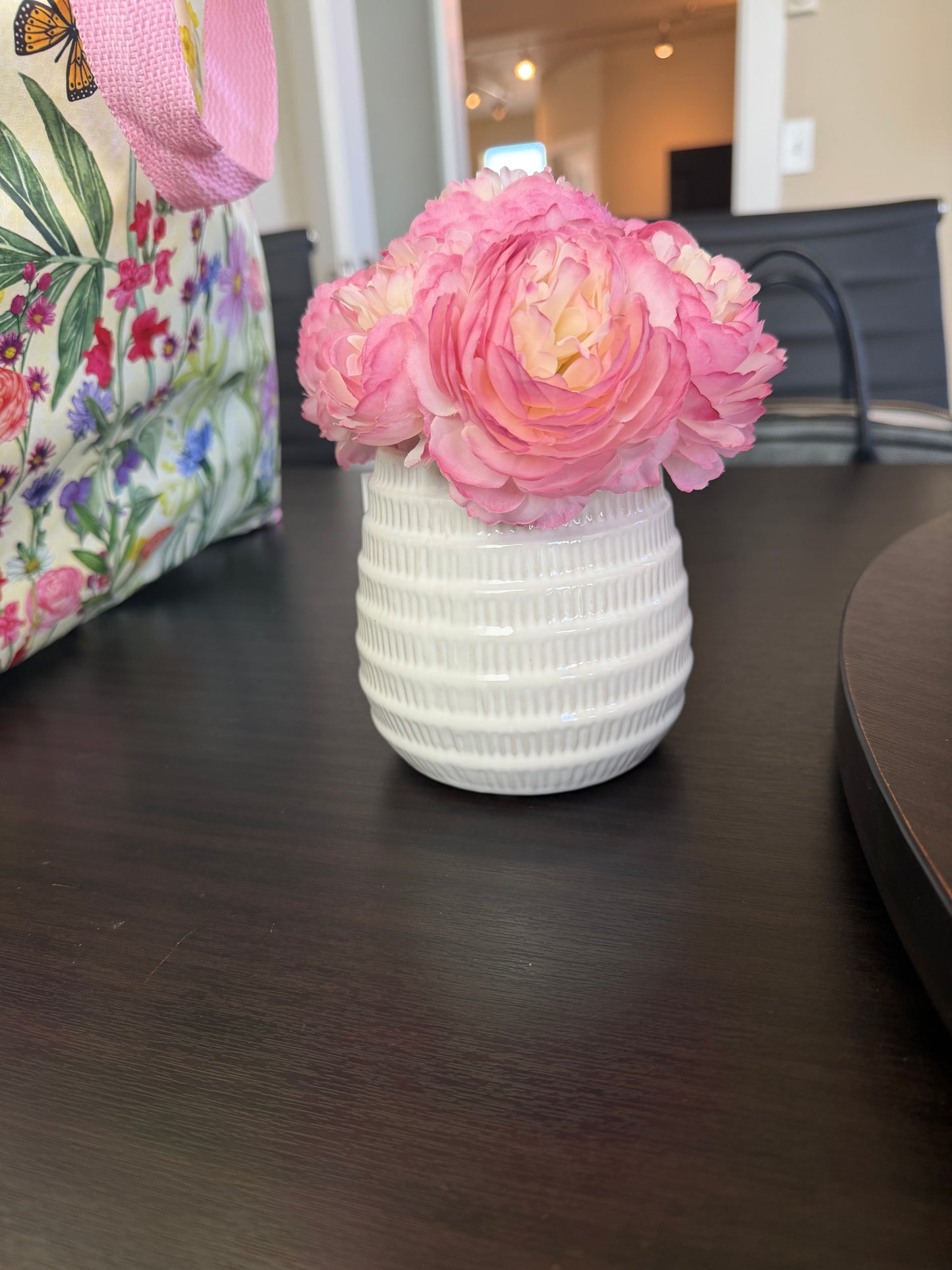 Artificial Flowers: Pink Vase