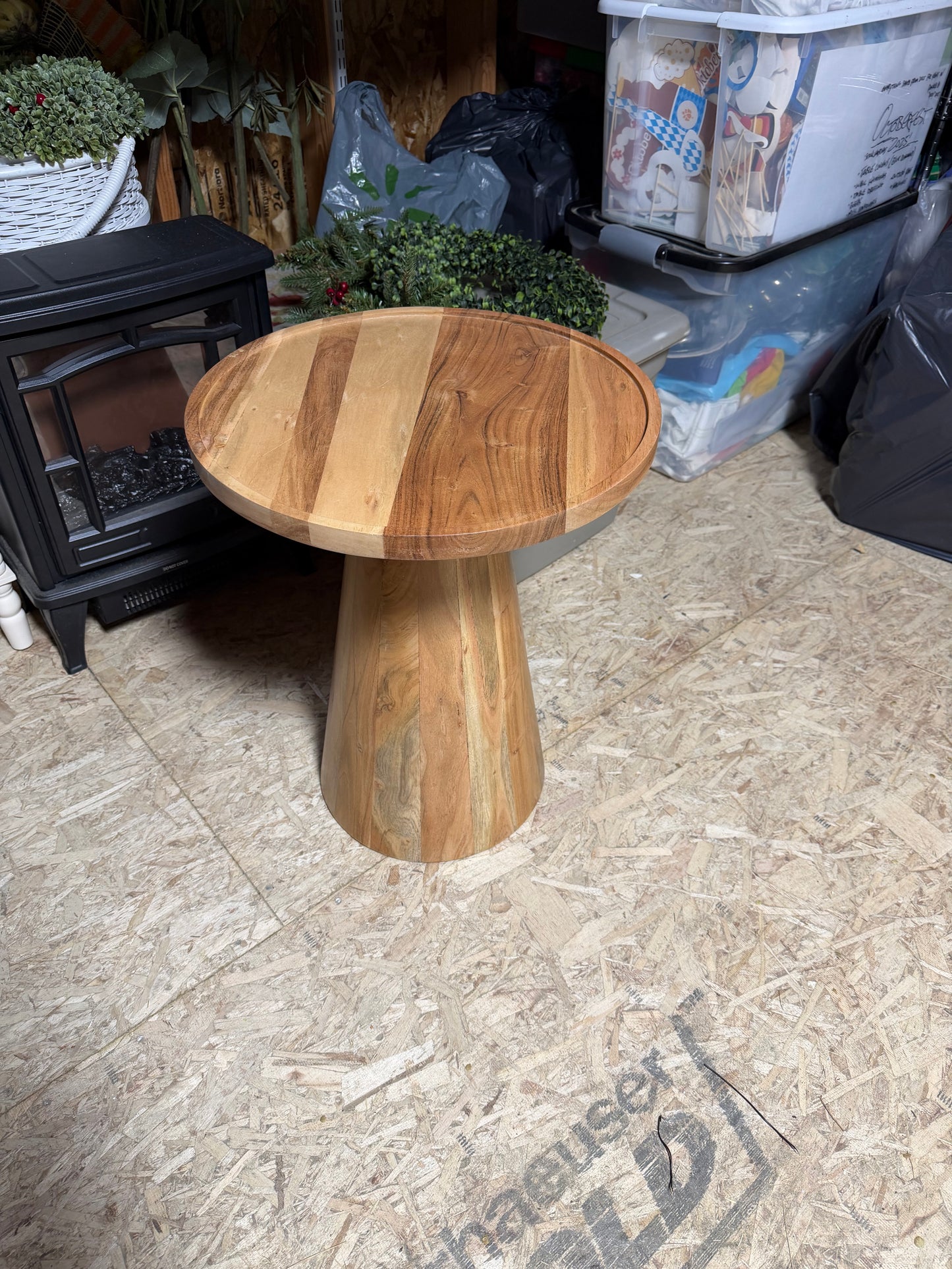 Furniture: Wood side table
